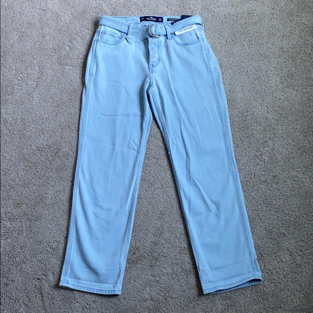 Cropped boyfriend jeans